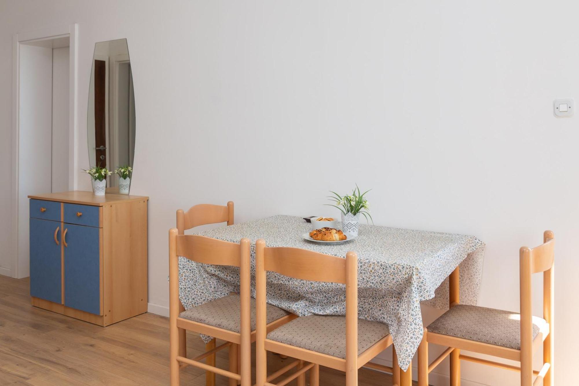 Apartments Near Central Beach With Free Parking Makarska Kamer foto