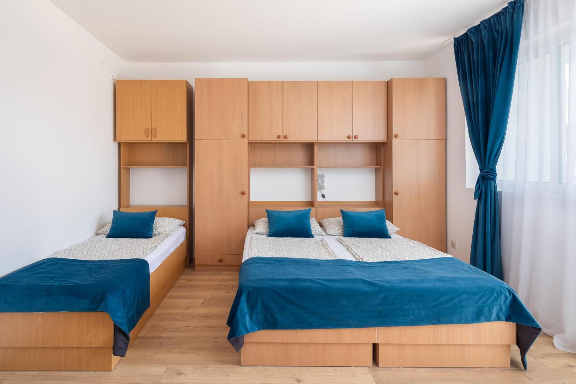Apartments Near Central Beach With Free Parking Makarska Kamer foto