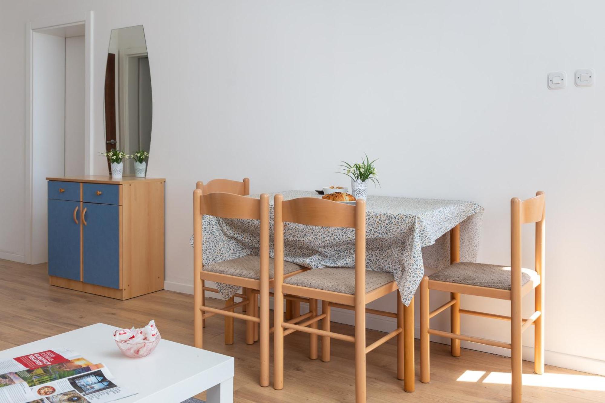 Apartments Near Central Beach With Free Parking Makarska Kamer foto