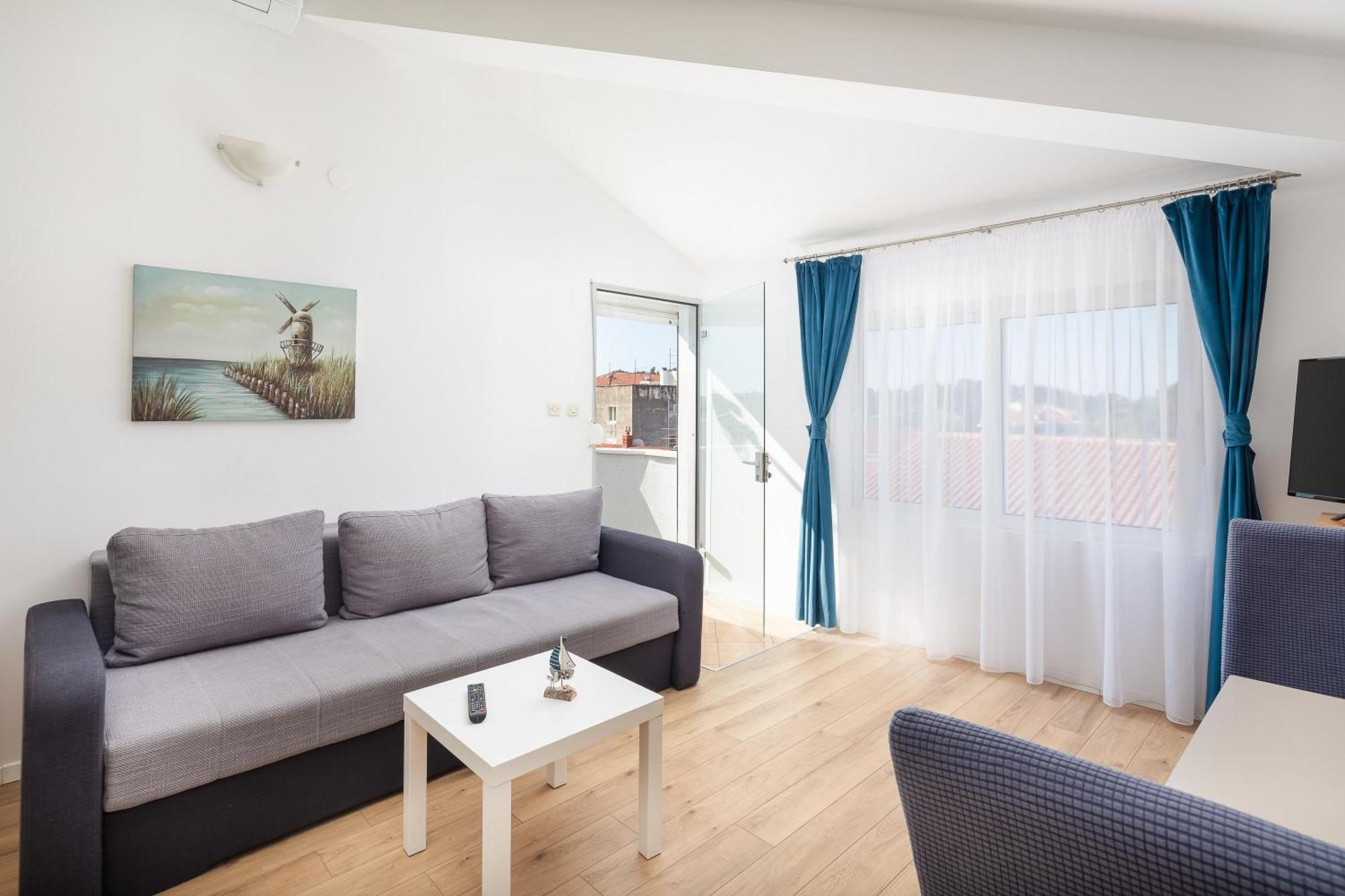 Apartments Near Central Beach With Free Parking Makarska Buitenkant foto