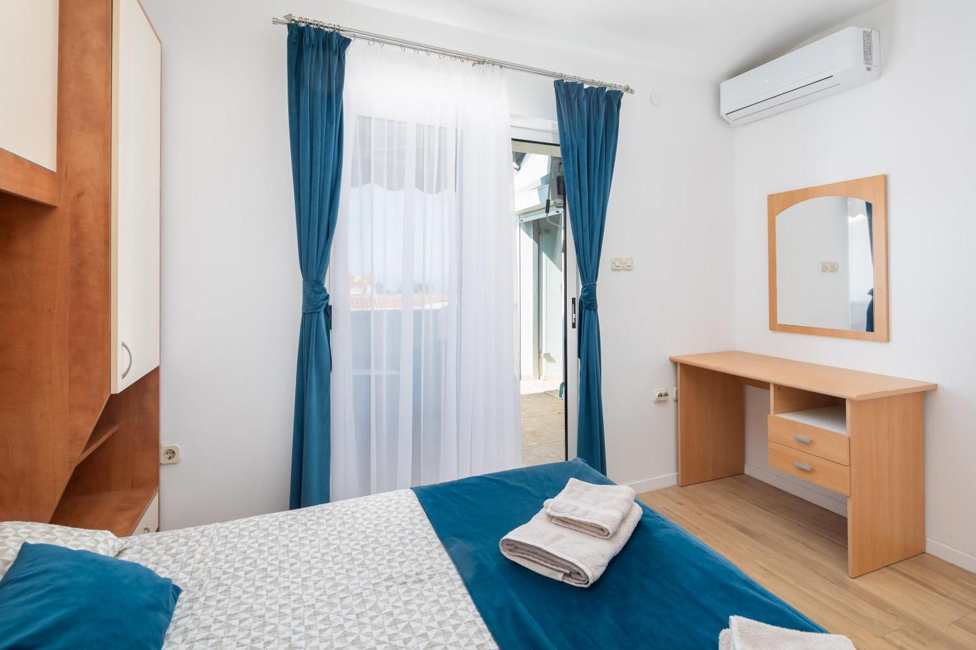 Apartments Near Central Beach With Free Parking Makarska Kamer foto
